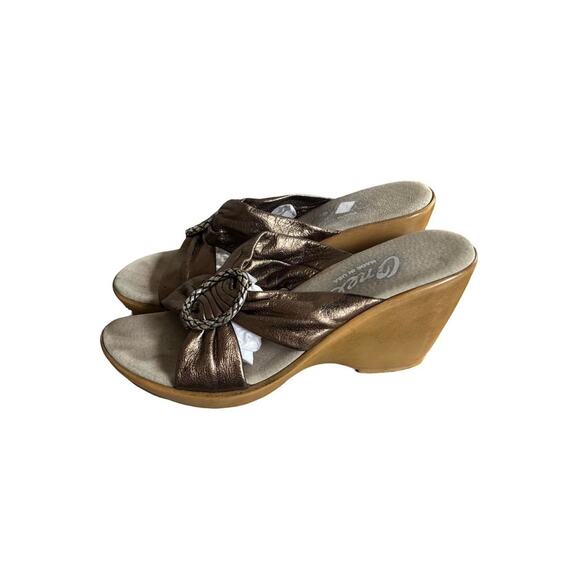 90's y2k vtg. bronze leather embellished wedge ONEX sandals heels size 9 1/2. - Picture 3 of 8